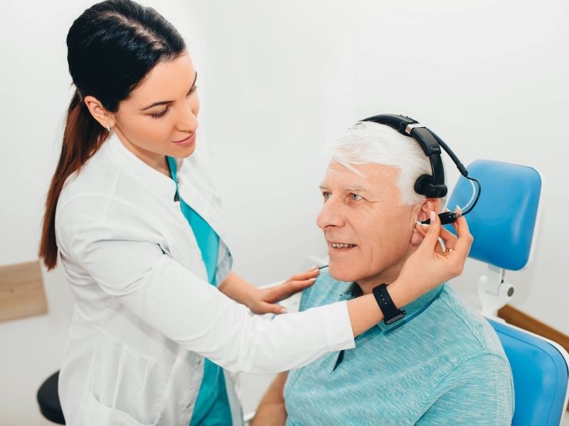 Badanie słuchu, czyli weryfikacja cech słyszenia